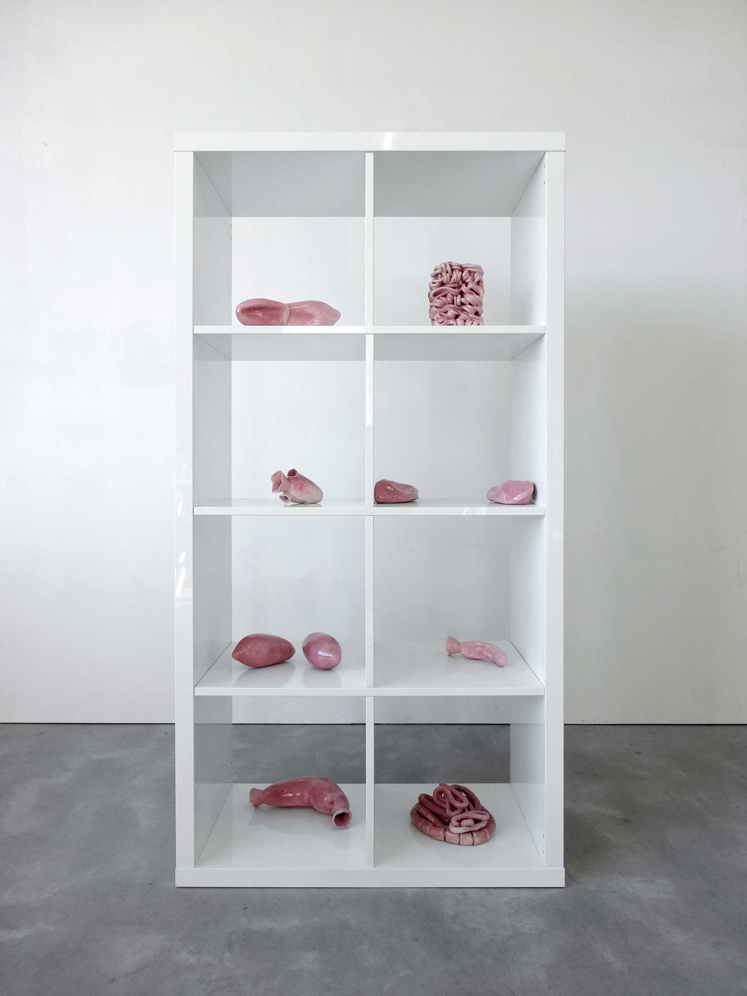 La vie domestique - Grès émaillé, meuble - 77 cm x 39 cm x 147 cm - 2015 