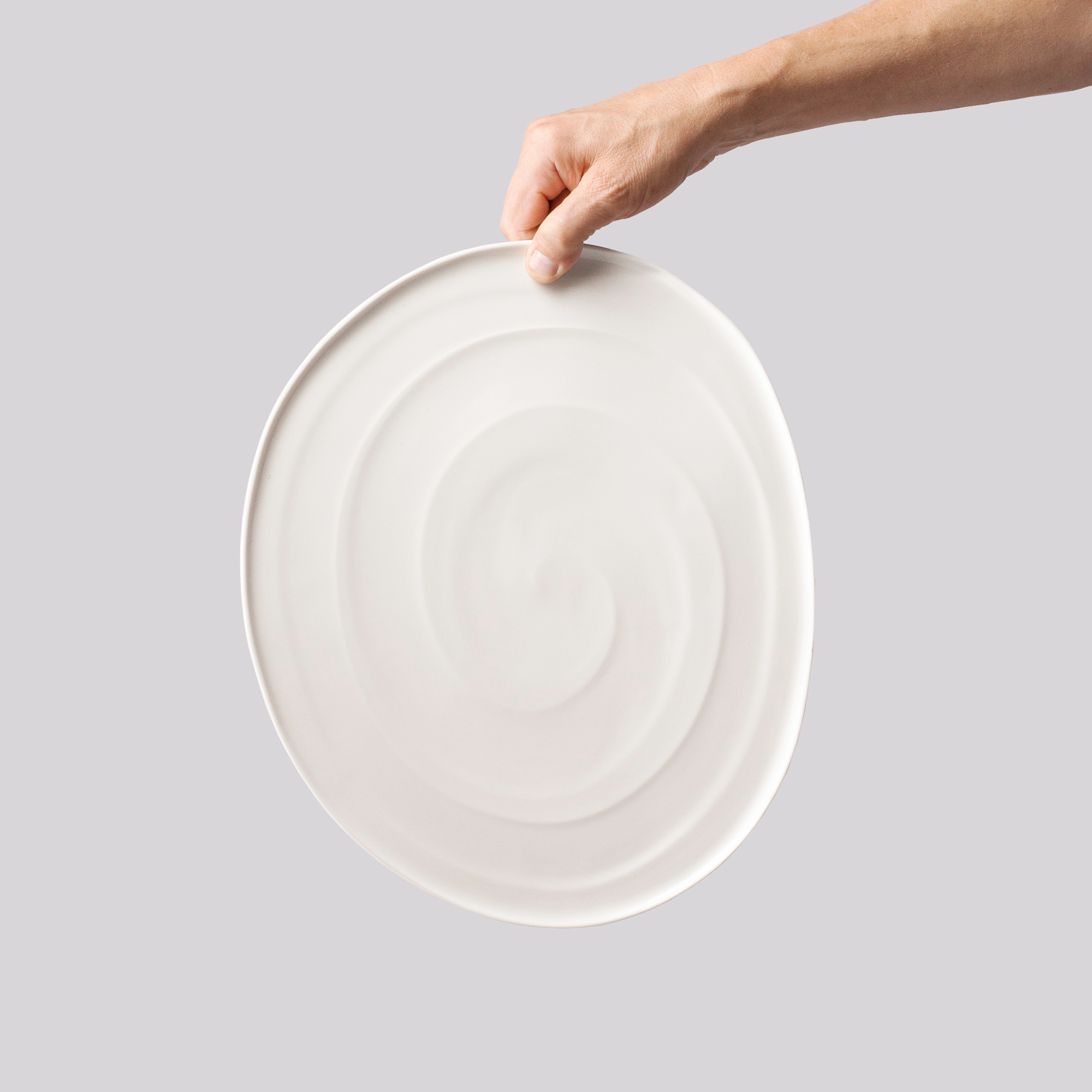 Assiette - Porcelaine  - D : 30 cm - 2016 - Photo : Gilles Lambert
