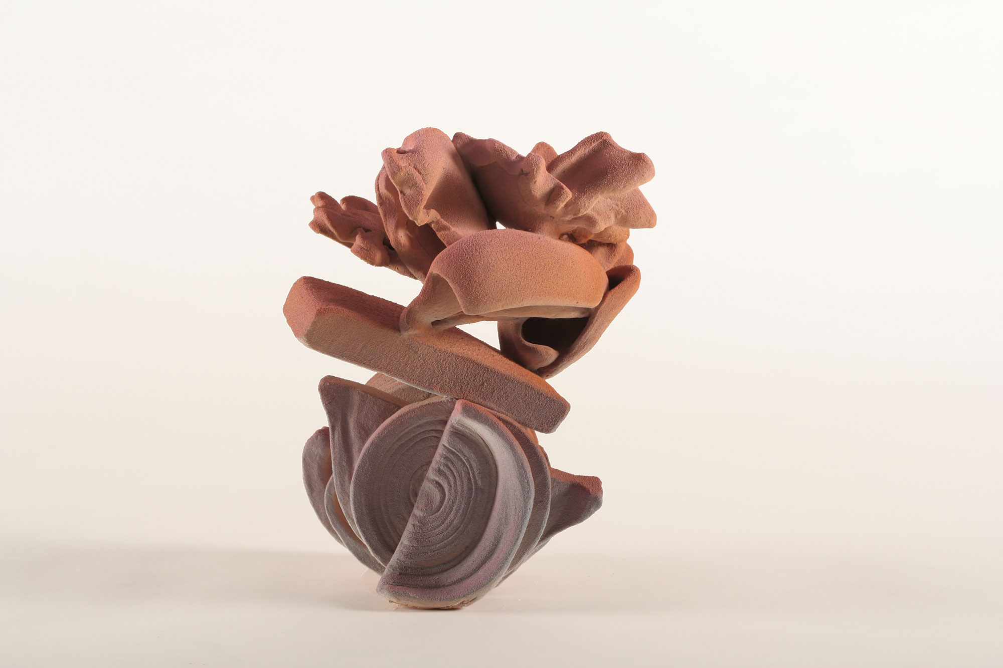 Anne Marie Laureys Ceramics - Je suis swing - Céramique, émaux. Tournage, assemblage - 24 x 10 x 16 cm - 2020 - Photo : AMLandP