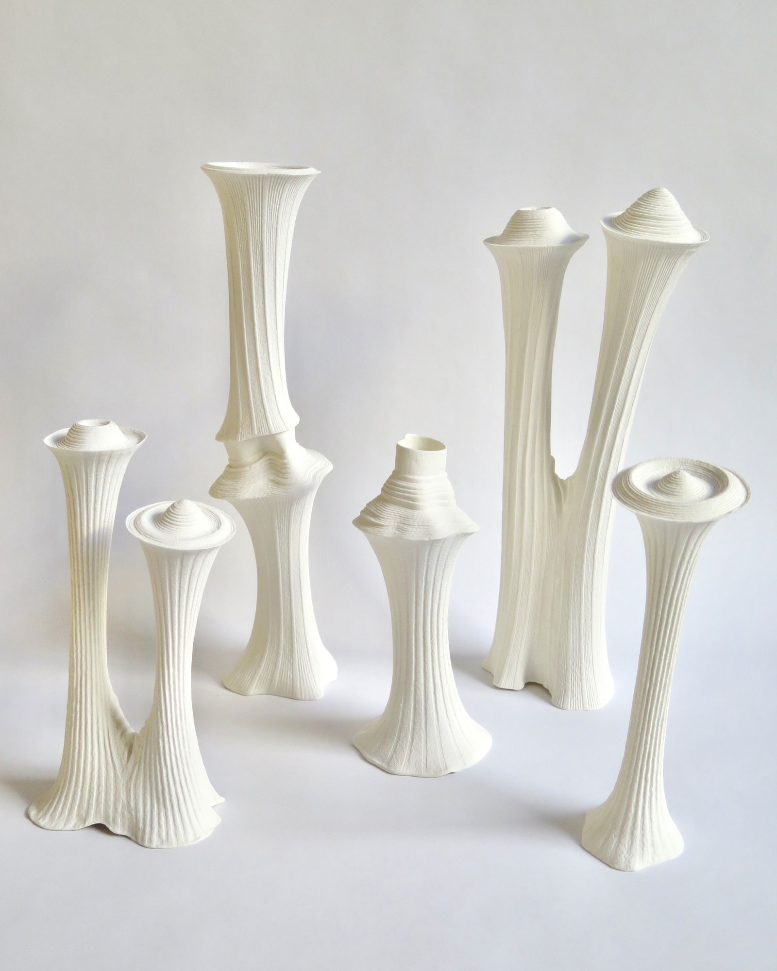De sève et d’os - porcelaine, impression par coulage, H de 22 à 38 cm, L de 8 à 20 cm, P de 8 à 13 cm - 2021 - © Hélène Rivière 