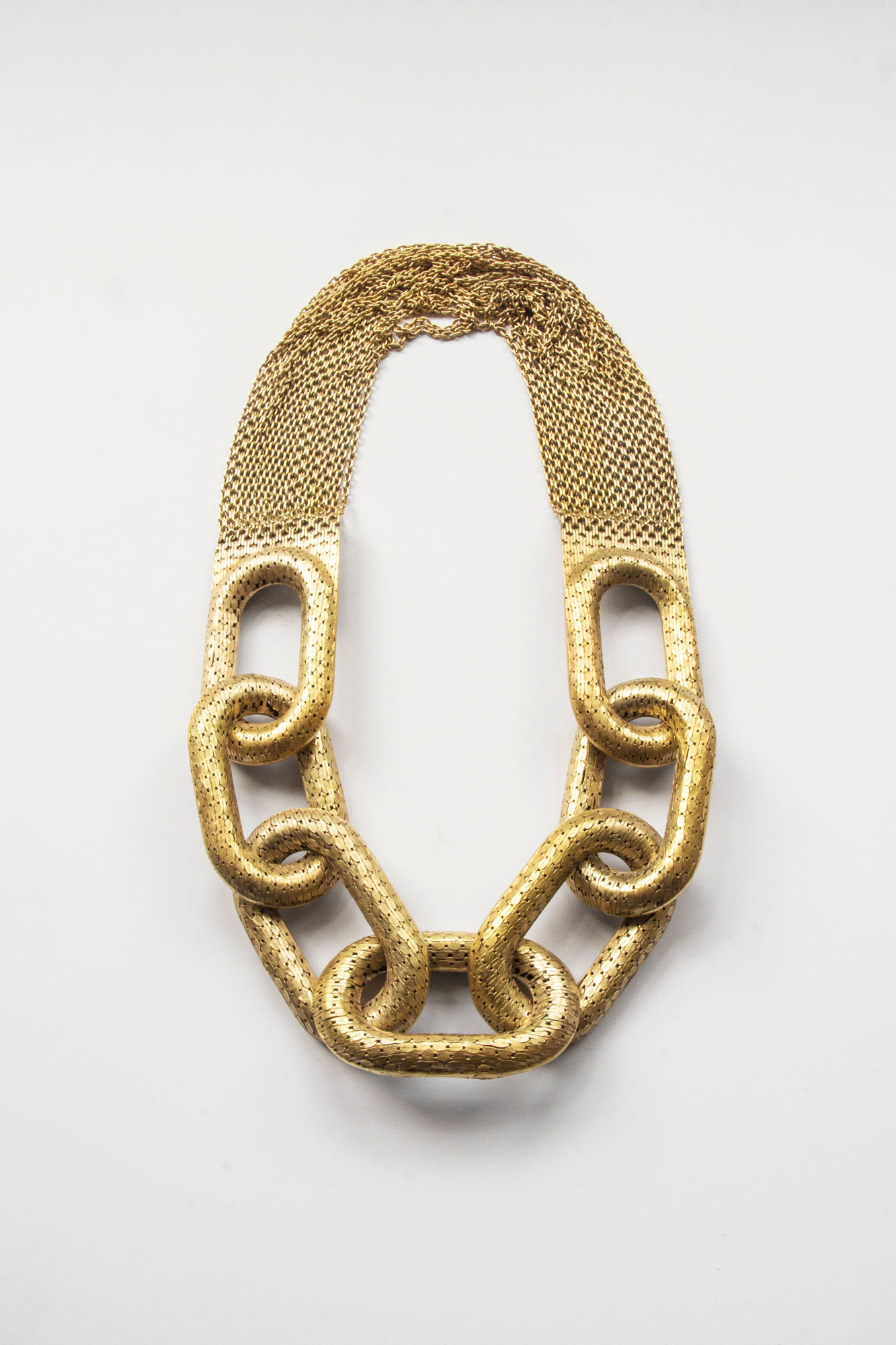 Fabian Veronika - Biglink necklace - Chaîne plaquée or. Soudée, aplatie et pressée - 30 x 20 x 4 cm - 2018