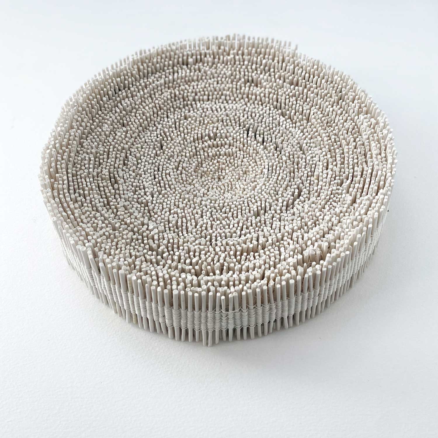 Ruban - Porcelaine, lin, acrylique - 6 x 26,5 cm - 2022 