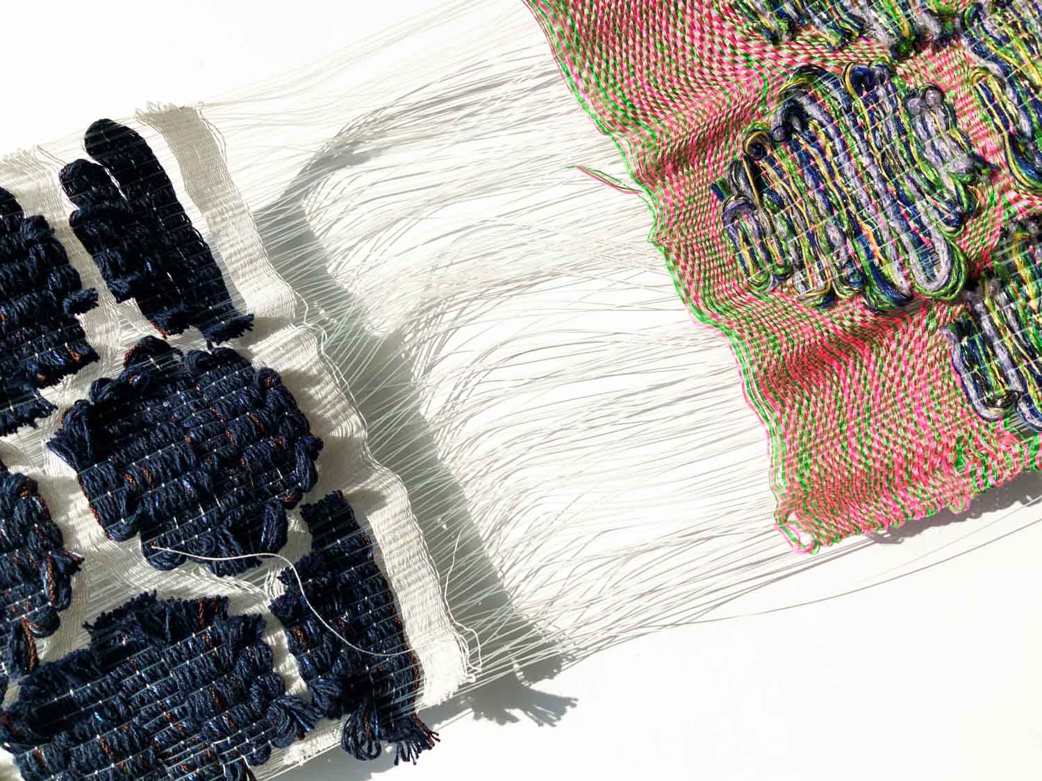 Sans titre - Fils monofilament, soie, polyester, lurex, coton - Tissage manuel à lames - 25 x 80 cm - 2021

