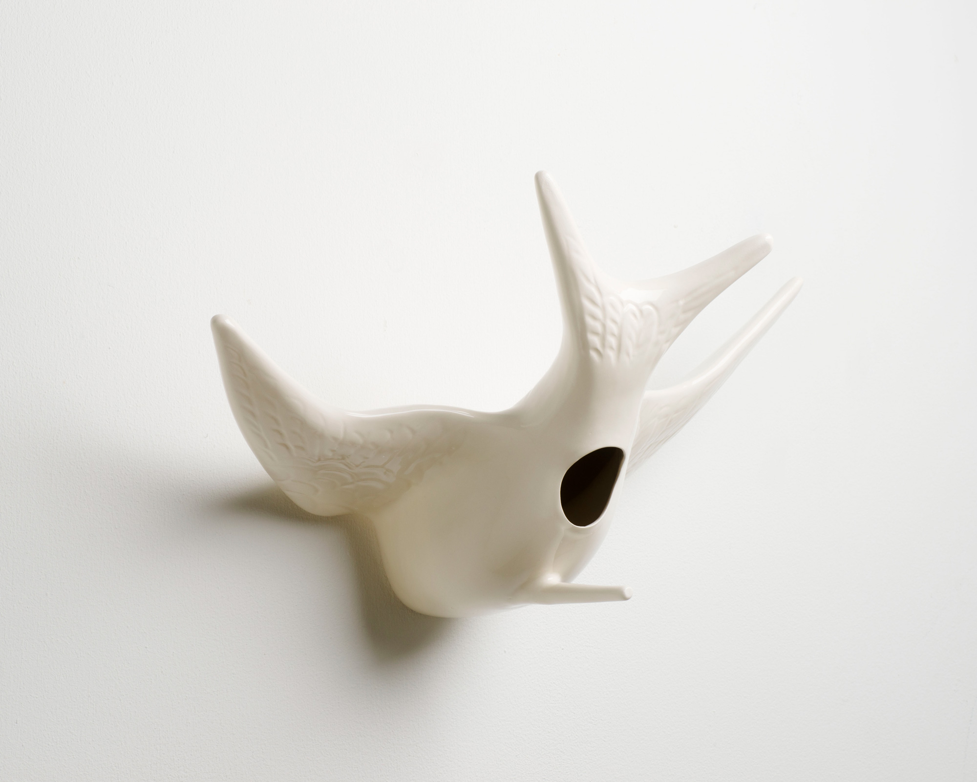 Swallow It - Céramique, émail - 34 cm - 2013 - Photo : Jacques Vandenberg
